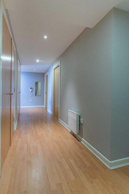 Modern 2 Bed Apartment With Stunning Seaside View EDI Eksteriør billede