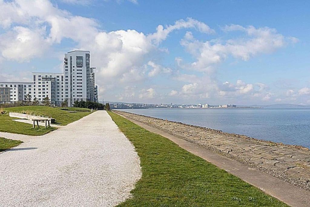 Modern 2 Bed Apartment With Stunning Seaside View EDI Eksteriør billede
