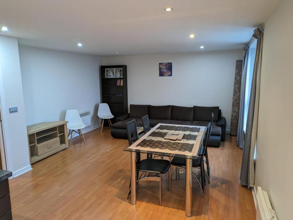 Modern 2 Bed Apartment With Stunning Seaside View EDI Eksteriør billede
