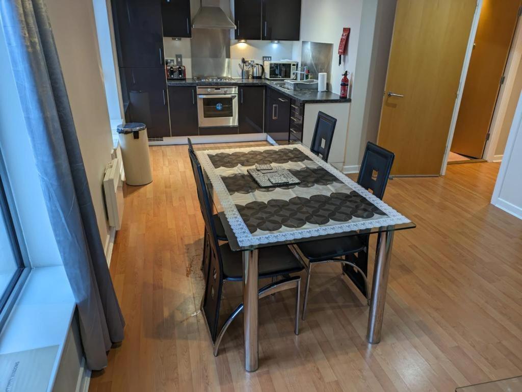 Modern 2 Bed Apartment With Stunning Seaside View EDI Eksteriør billede