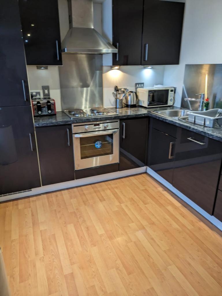 Modern 2 Bed Apartment With Stunning Seaside View EDI Eksteriør billede