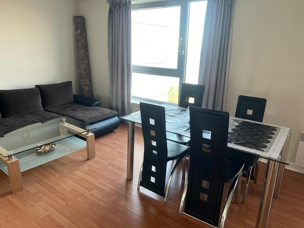 Modern 2 Bed Apartment With Stunning Seaside View EDI Eksteriør billede